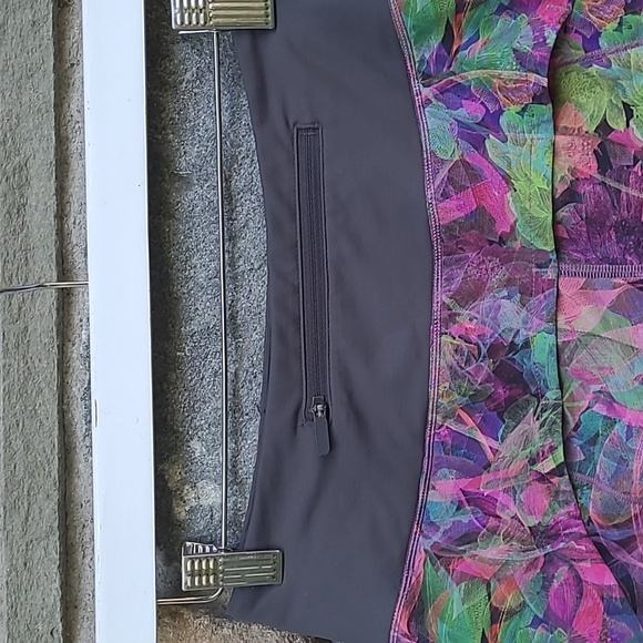 Lululemon  speed  up  shorts  vivid  floral  tone multi - Picture 9 of 16